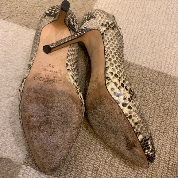 Jimmy Choo Snakeskin pump. - Picture 4 of 4